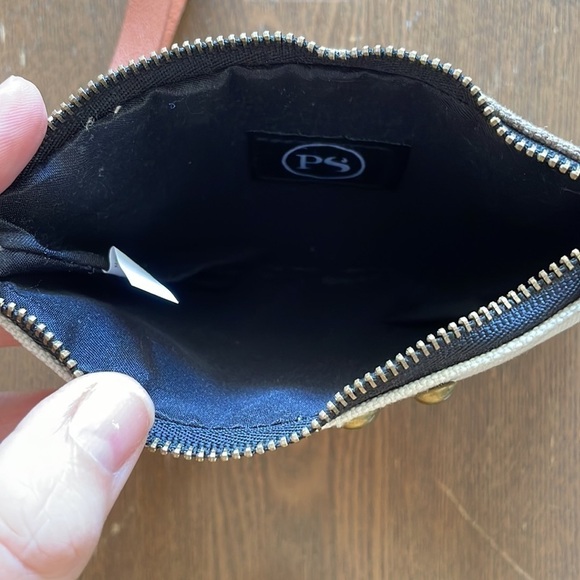 pretty simple wristlet / brand new - Picture 3 of 5